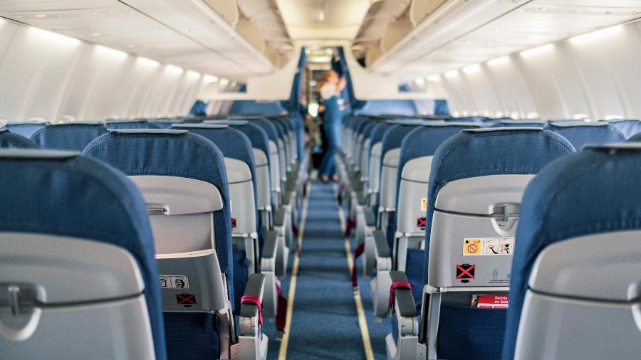 Overbooking Explicado: Seus Direitos Quando a Companhia Vende Mais Assentos que o Avião Possui