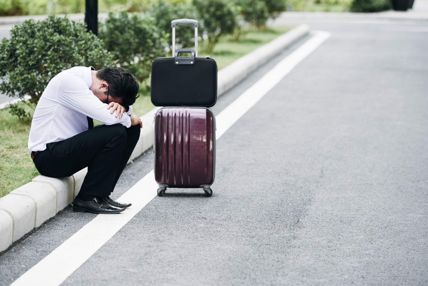 Bagagem Danificada vs. Extraviada: Guia Completo dos Direitos do Passageiro